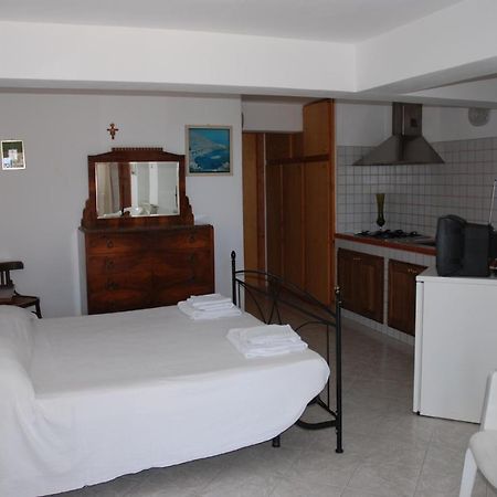 Case Vacanze La Cernia Bruna Isola di Ustica Exterior photo