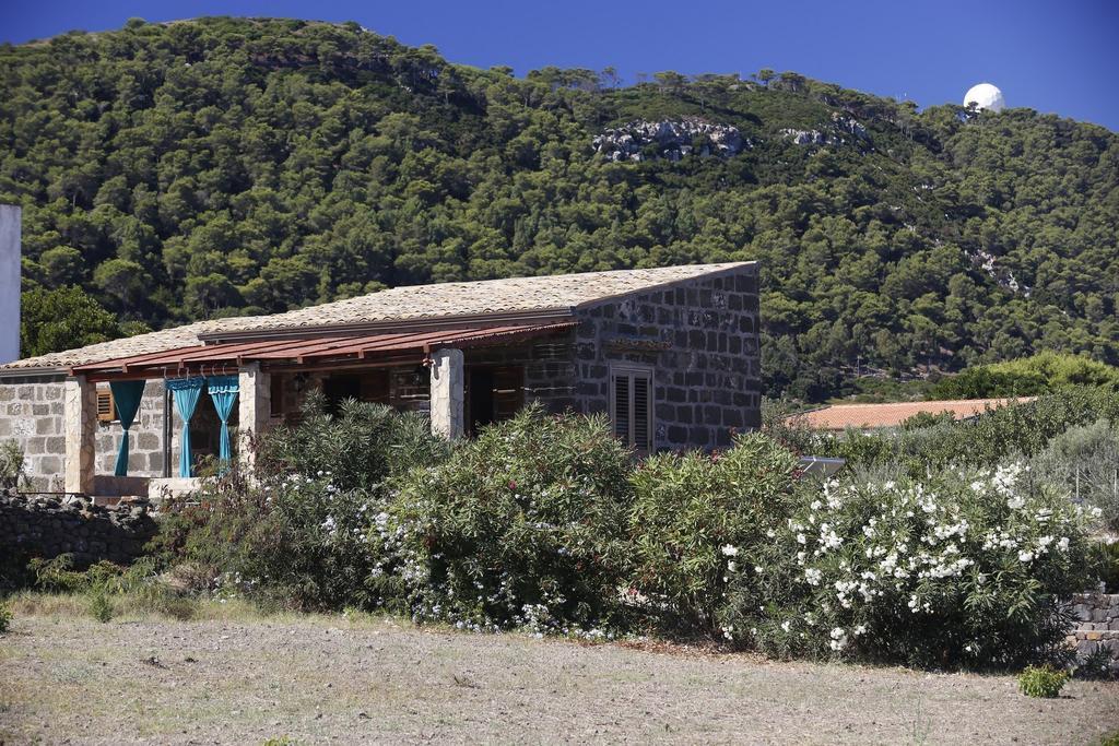 Case Vacanze La Cernia Bruna Isola di Ustica Exterior photo